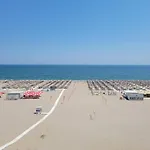 Faleza Nord De Lux Nou Pe Malul Marii * كونستانتا