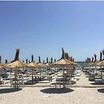 Faleza Nord De Lux Nou Pe Malul Marii