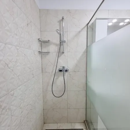 Faleza Nord De Lux Nou Pe Malul Marii