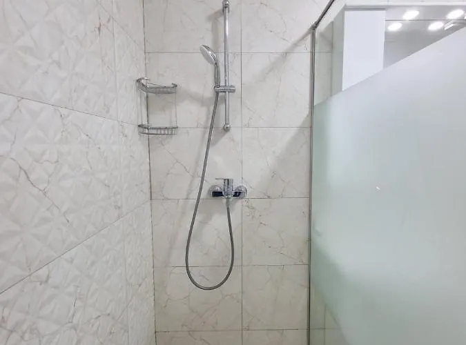 Faleza Nord De Lux Nou Pe Malul Marii